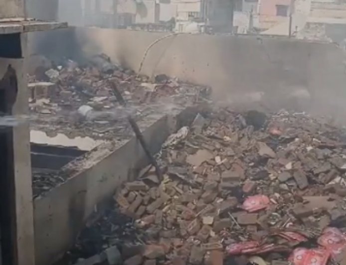 Sonipat Firecracker Factory Blast : सोनीपत पटाखा फैक्टरी धमाका: तीन लोगों की मौत, सात गंभीर घायल, मालिक गिरफ्तार