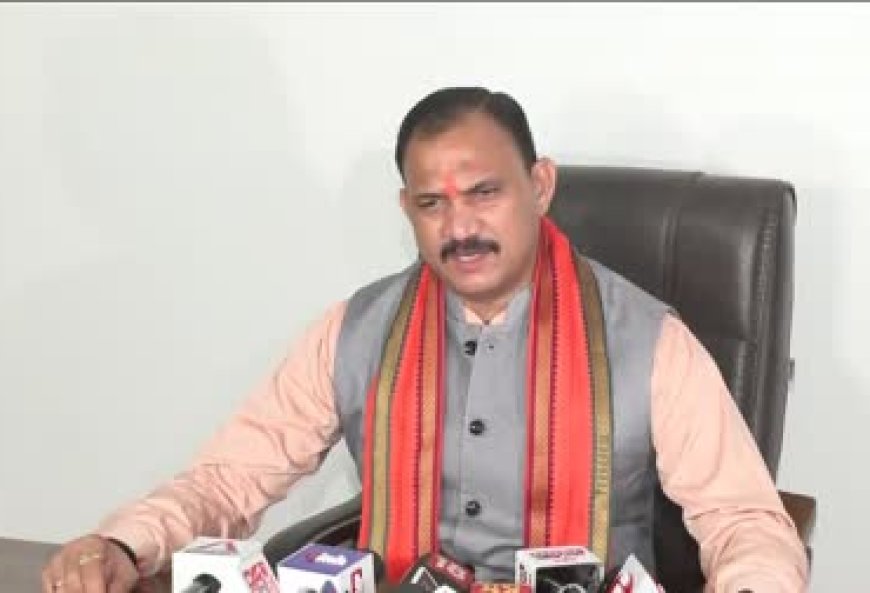 CG News: कांग्रेस ने 5 लोगों की हत्या की जांच के लिए समिति का गठन किया, मंत्री श्यामबिहारी बोले – समाज में जागरूकता लाने के लिए सबको मिलकर करना होगा प्रयास ...