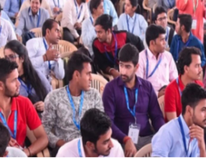 यूपी में रोजगार मेला: 10 अक्टूबर को 900 पदों पर होगी भर्ती, जानिए सैलरी का आधार