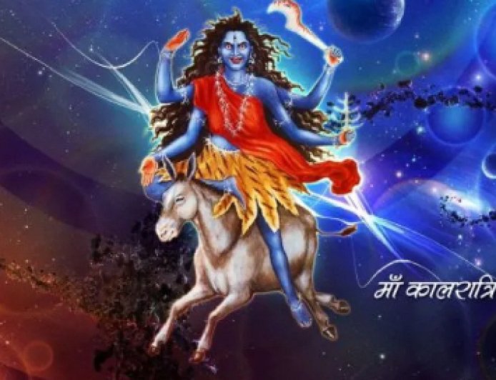 नवरात्रि के 7वें दिन मां कालरात्रि की आराधना: विधि, मुहूर्त, मंत्र और भोग की जानकारी